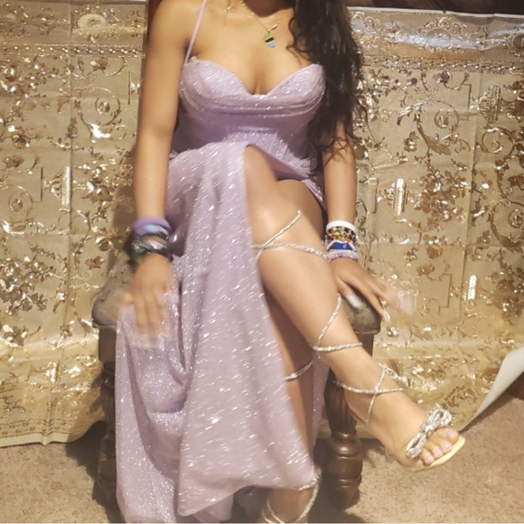 Elegant Lavender Evening Gown - Picture 2 of 5